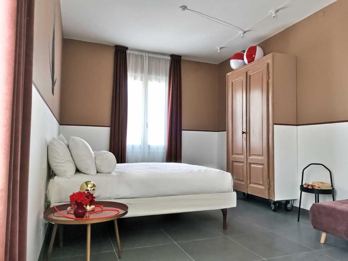 Casa Sebina - your design home just 300mt from Garda Lake Desenzano del Garda Exteriör bild